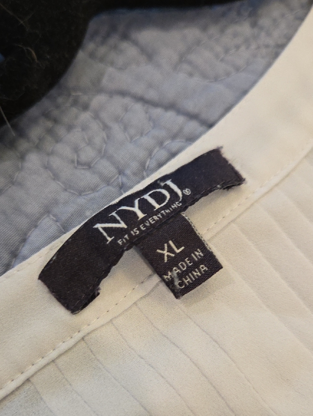 NYDJ White Split-Neck Button-Front Blouse Size XL! - Picture 2 of 8